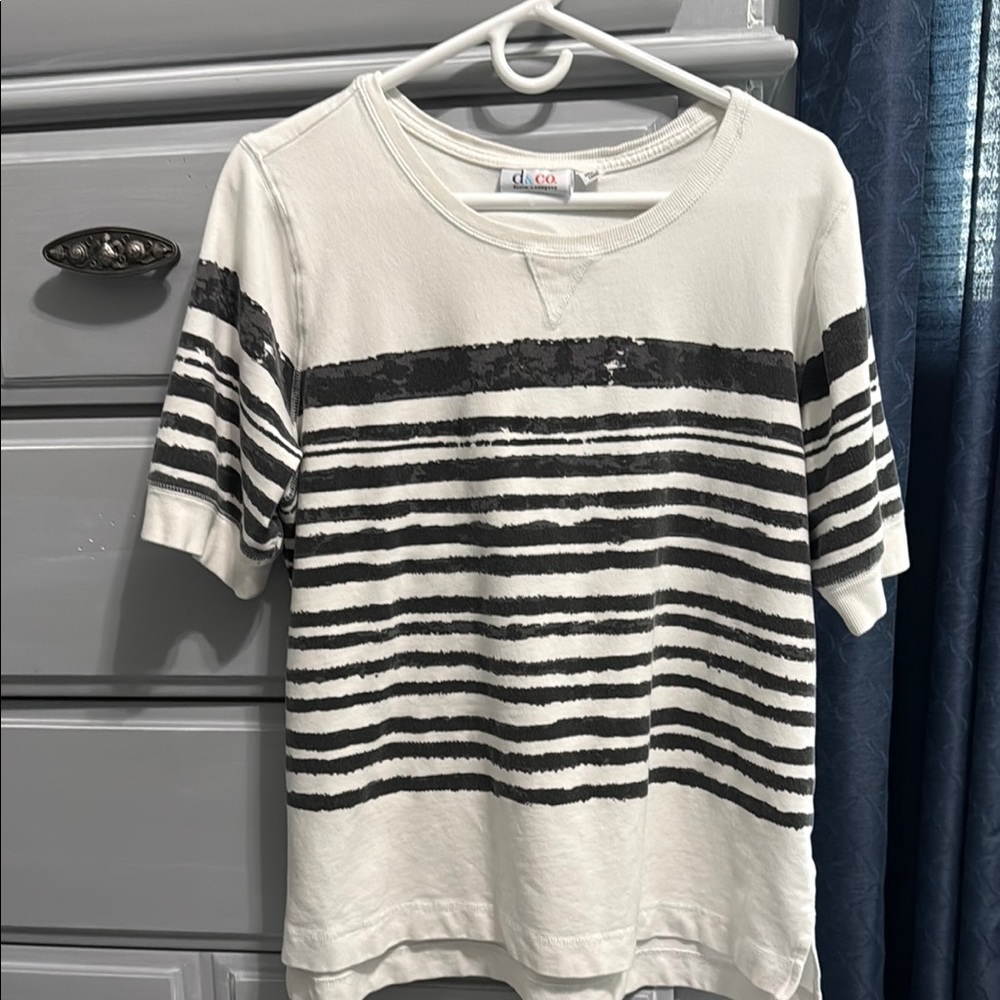 Denim&Co Black and White Sweatshirt